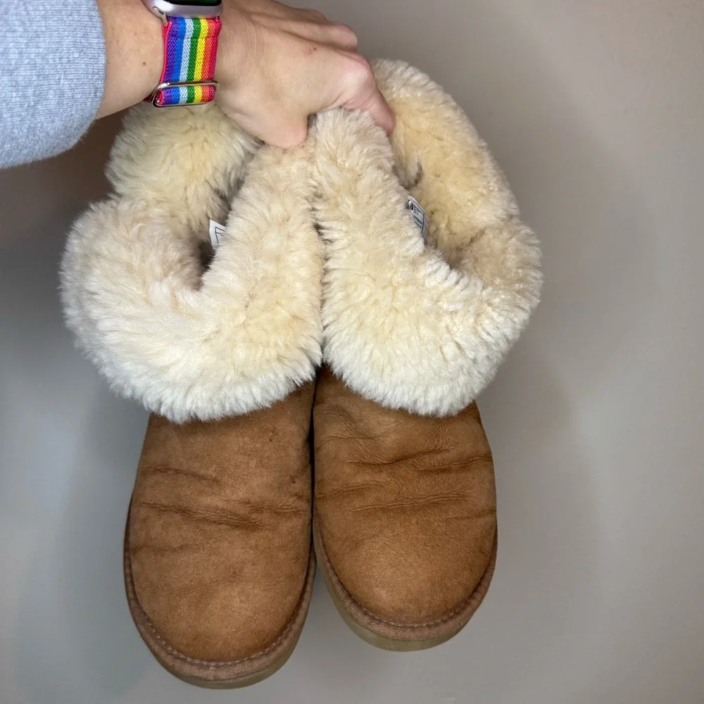 UGG Australia Bailey Button Shearling Boots‎ Chestnut Women’s Size 10